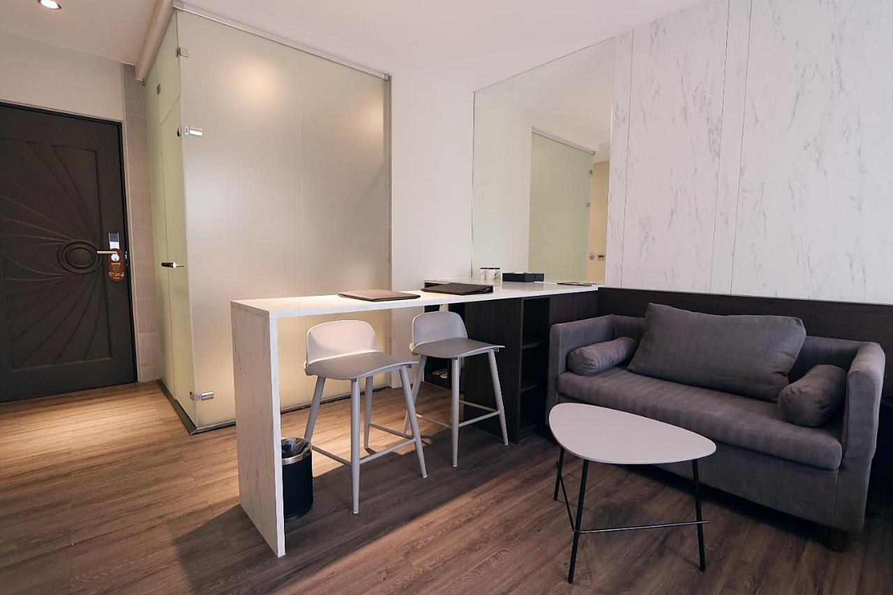 Hotel Hesper Hsr Тайчжун Экстерьер фото